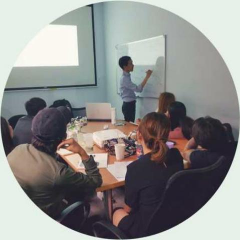 Ed高階主管教練，商業英語家教，文案，母語者，中性北美口音 - 