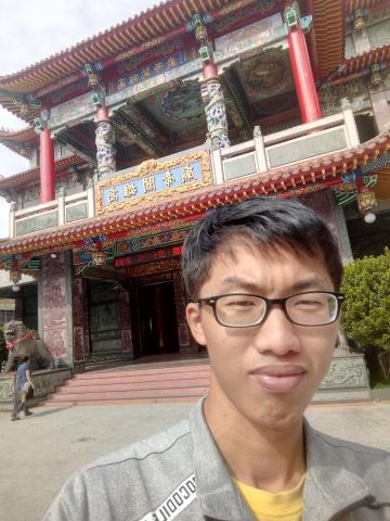 提供高中化學服務的專家王冠珽