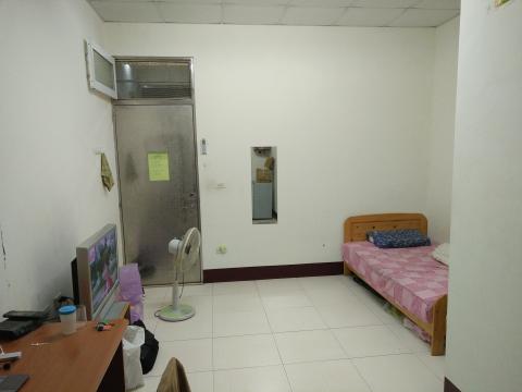 張仁諺 - 寵物寄養空間 1