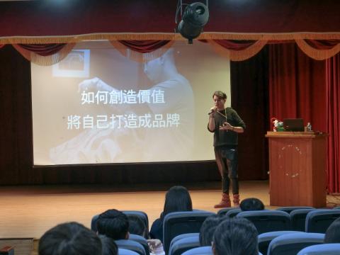 第一直覺整合行銷廣告公司 - 彰師大_品牌行銷演講