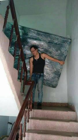 雙和搬家打理大師 - 客戶搬家床墊膠膜包裝保護,搬家費用報價含貨車 師傅 家具包裝保護 現場估價免費提供紙箱