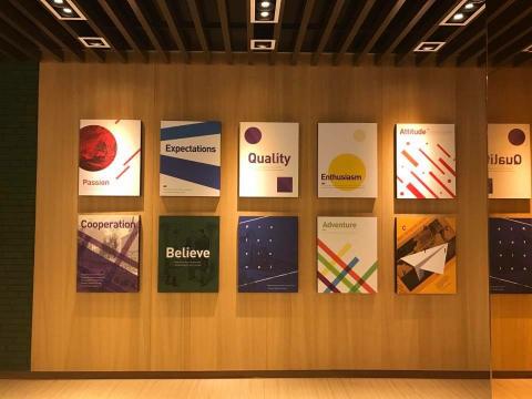 平行設計股份有限公司 - 美商AAOI餐廳牆面設計