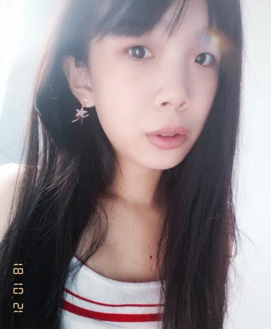 提供英翻中服務的專家吳佳軒