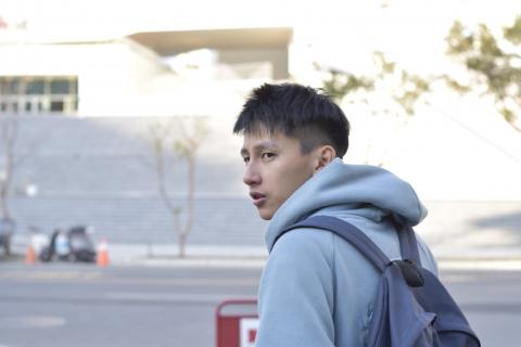 提供陽光高爾夫服務的專家峻偉快樂學鋼琴