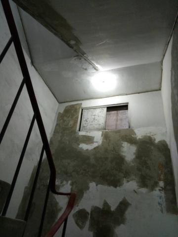 昀展室內裝修設計&油漆工程行 - 樓梯間嚴重壁癌處理