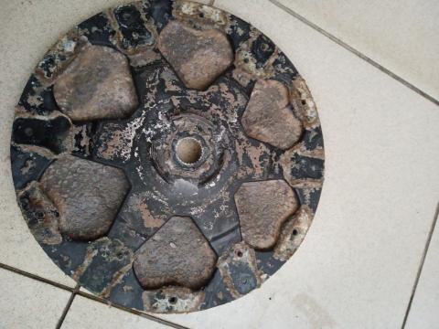 林承隆 - LG洗衣機-底座前面清洗前