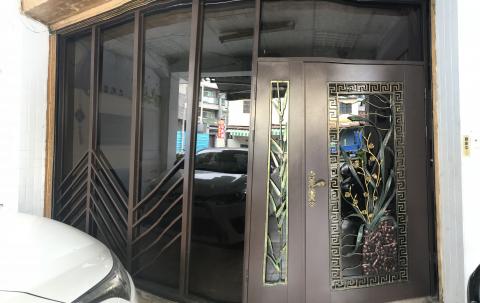 萬鑫金屬嚴秀珠 - 門面