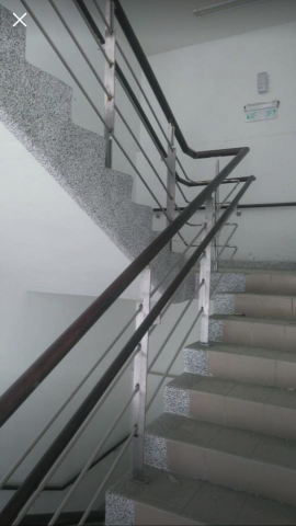 萬鑫金屬嚴秀珠 - 白鐵扶手