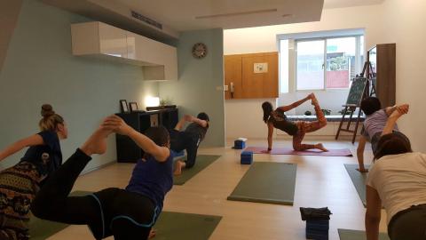 Mobidouer【墊上私人教練】(前創文果、安靜種子) - 日本語流瑜珈 Mobidouer【墊上私人教練】(前創文果、安靜種子) - 日本語流瑜珈