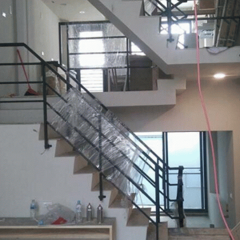 萬鑫金屬嚴秀珠 - 工業風樓梯