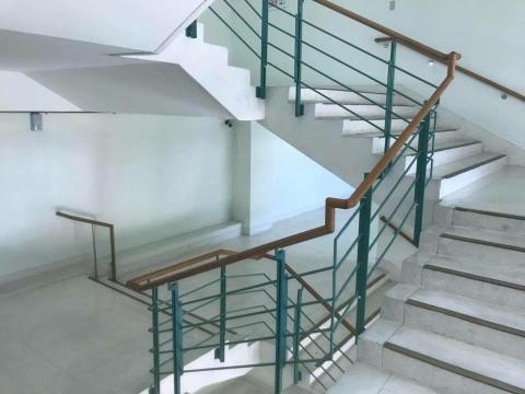 萬鑫金屬嚴秀珠 - 扶手