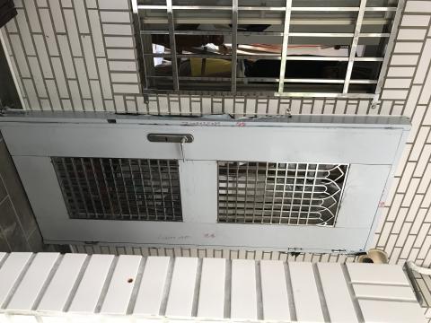 萬鑫金屬嚴秀珠 - 後門+防盜窗