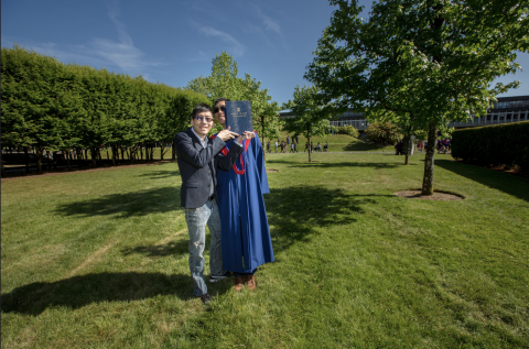 原廠風格 - 平面作品
畢業典禮攝影側拍