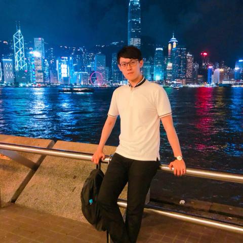 提供經營管理服務的專家Dennis Hsu