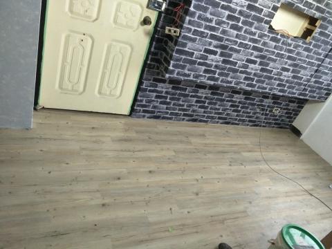 全宏工作室 - 1080305。台北市民生東路四段,塑膠地板施工。 全宏工作室 - 1080305。台北市民生東路四段,塑膠地板施工。