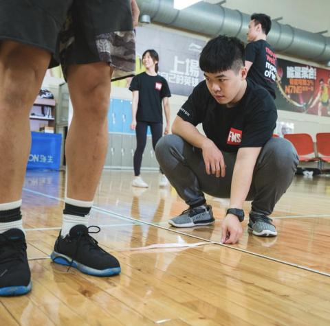 康聯預防醫學 - 教練細心測量學員數據