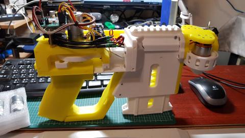 九重葛創客工作室 - 修改國外Maker設計的Nerf Gun(製作中照片)