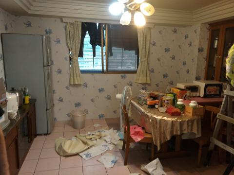 全宏工作室 - 1080309。樹林區保安街二段壁紙施工。 全宏工作室 - 1080309。樹林區保安街二段壁紙施工。