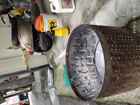 越前水電工程 - 還沒洗乾淨的洗衣機內桶