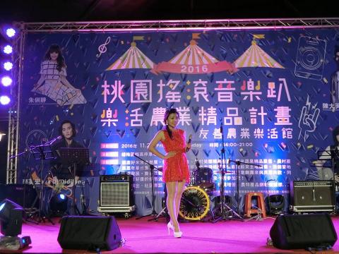 主持人溫妮Wenny - 晚會主持/演唱會主持 主持人溫妮Wenny - 晚會主持/演唱會主持