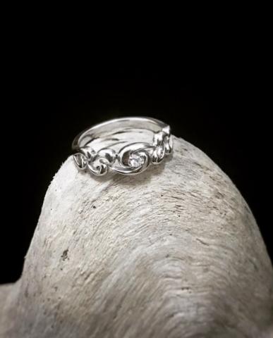 越彩珠寶、模型工作室 - 珠寶設計:以電影「我的名字」,為設計理念的客製化戒指。完成圖 越彩珠寶、模型工作室 - 珠寶設計:以電影「我的名字」,為設計理念的客製化戒指。完成圖