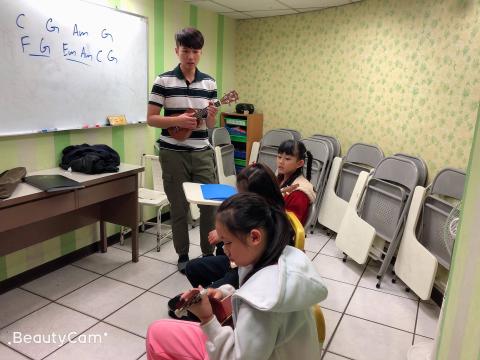 王良慕 - 烏克麗麗團體教學