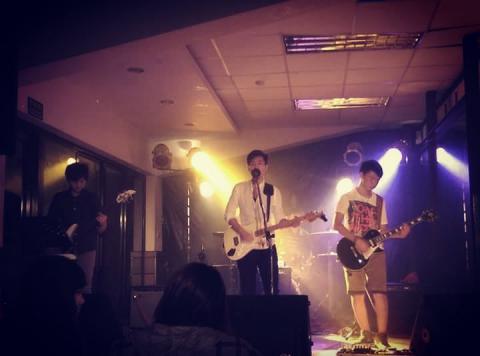 王良慕 - 樂團LIVE BAND演出