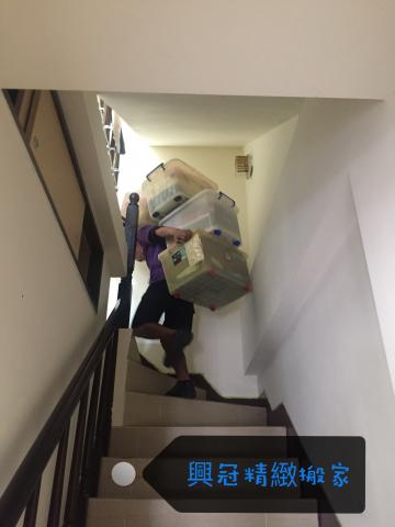 興冠精緻搬家 - 樓梯搬運