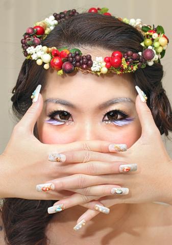 天使專業紋繡美甲美睫美容館 - 