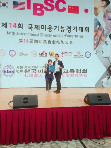 天使專業紋繡美甲美睫美容館 - 