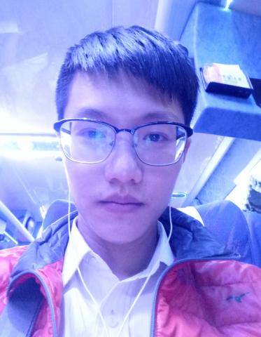 提供學術論文服務的專家盧先生