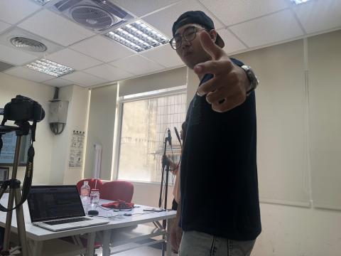 驚艷聽覺工作室（Awesome tracks studio) - YouTube 頻道第一隻影片