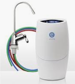 提供飲水服務的專家安立