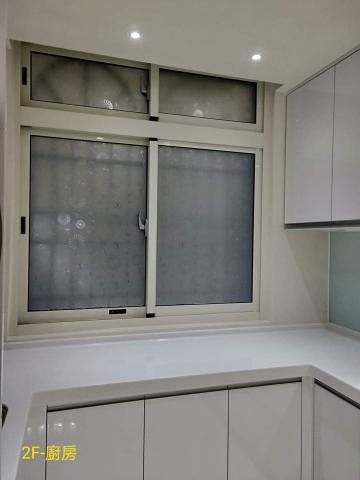胡文懿 - 裝潢清潔廚房+貼玻璃貼