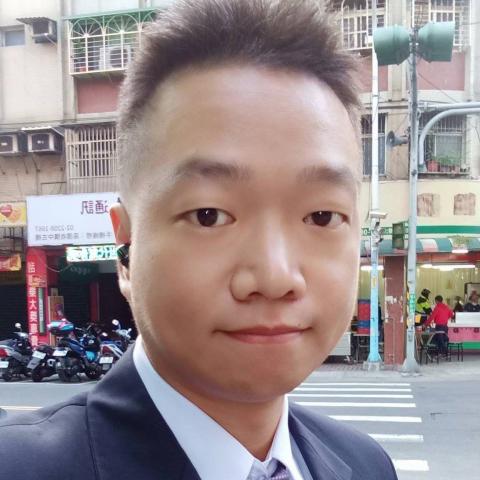 提供寫手剋星服務的專家陳昱霖