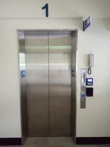 提供電梯車廂服務的專家許友誠