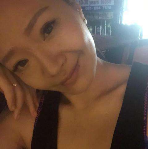 提供手工服務的專家Estelle