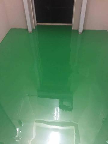 十八彩油漆工程 - 