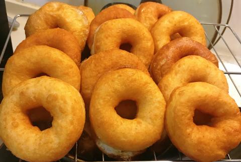 宇騰食品 - 酵母甜甜圈