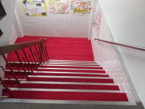 桃園龍傑窗簾店 - 地毯訂製和施工