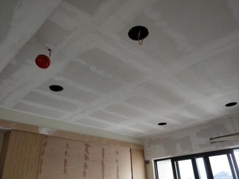 王峻瑋-專業油漆 - 矽酸鈣板批第一次土，施工過程