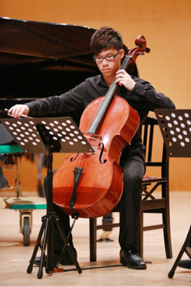 大提琴老師洪呂德 - 