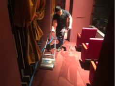 原力環境科技公司 - 電影院地毯刷洗