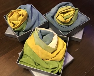 May Lin - 植物染加藍染絲巾（客製禮盒）