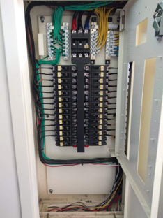 專業水電裝修 - 設備拉線配盤