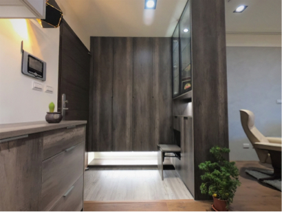 居和空間設計 Findway House  -  玄關落塵區/穿鞋椅/超耐磨木地板/系統鞋櫃