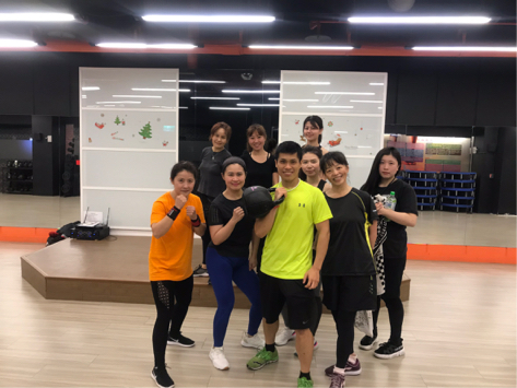 程柏翔 - 壺鈴團課與學生合照