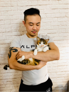 Michael Hsu - 胸口一隻貓