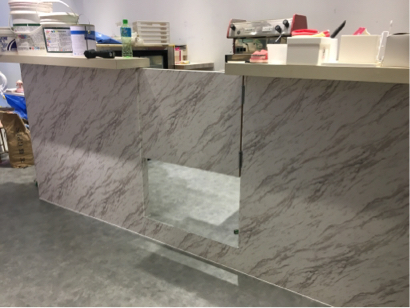 方城室 - 壁紙+地板