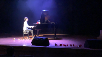 Eric 宸 - 為其他社團彈奏開場表演